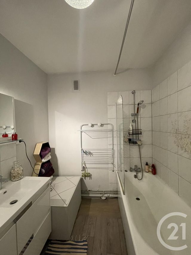 Appartement F3 à vendre - 3 pièces - 65,99 m2 - Moulins - 03 - AUVERGNE