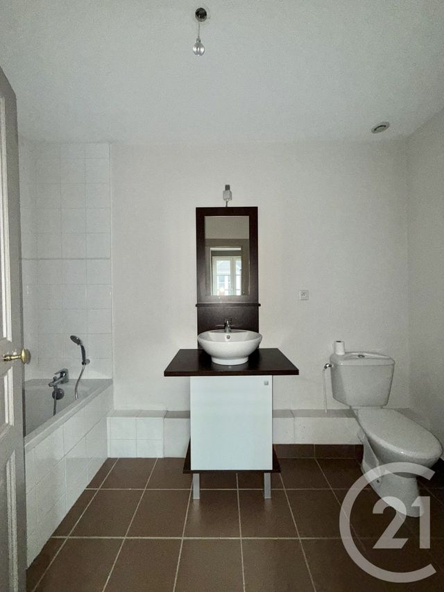 Appartement F3 à louer - 3 pièces - 91,40 m2 - Moulins - 03 - AUVERGNE