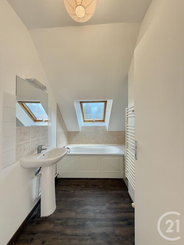 Maison à louer - 4 pièces - 80,20 m2 - Dornes - 58 - BOURGOGNE