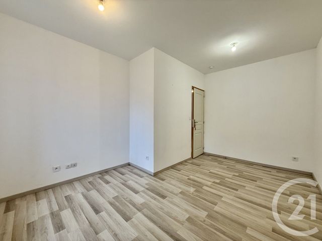 Appartement F3 &agrave; louer - 3 pi&egrave;ces - 66,82 m2 - Noyant D Allier - 03 - AUVERGNE