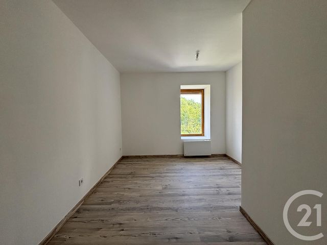Appartement F3 à louer - 2 pièces - 66,82 m2 - Noyant D Allier - 03 - AUVERGNE