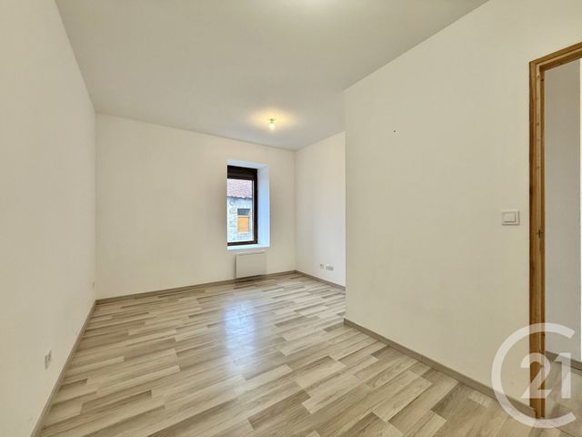 Appartement F3 &agrave; louer - 3 pi&egrave;ces - 66,82 m2 - Noyant D Allier - 03 - AUVERGNE