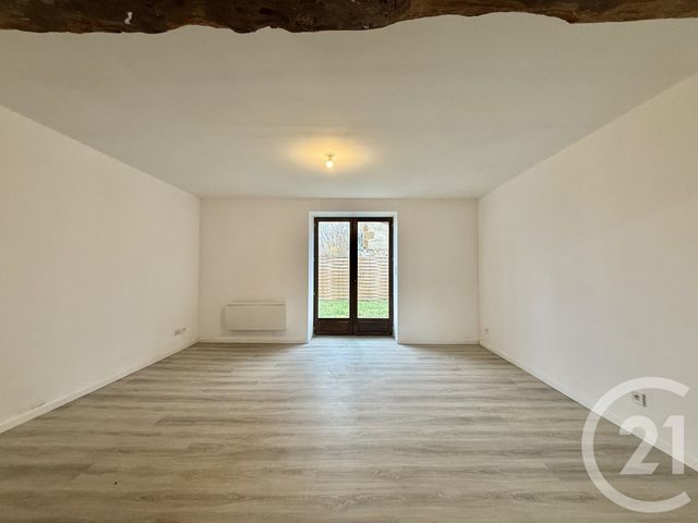 Appartement F3 &agrave; louer - 3 pi&egrave;ces - 66,82 m2 - Noyant D Allier - 03 - AUVERGNE