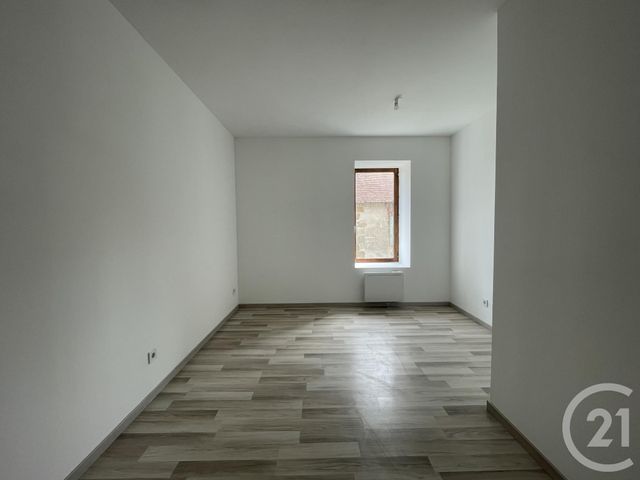 Appartement F3 à louer - 2 pièces - 66,82 m2 - Noyant D Allier - 03 - AUVERGNE