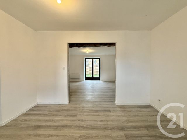 Appartement F3 &agrave; louer - 3 pi&egrave;ces - 66,82 m2 - Noyant D Allier - 03 - AUVERGNE