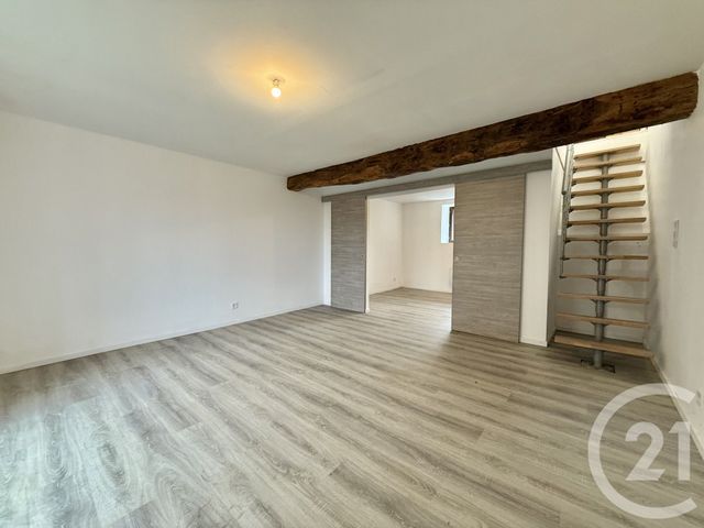 Appartement F3 &agrave; louer - 3 pi&egrave;ces - 66,82 m2 - Noyant D Allier - 03 - AUVERGNE