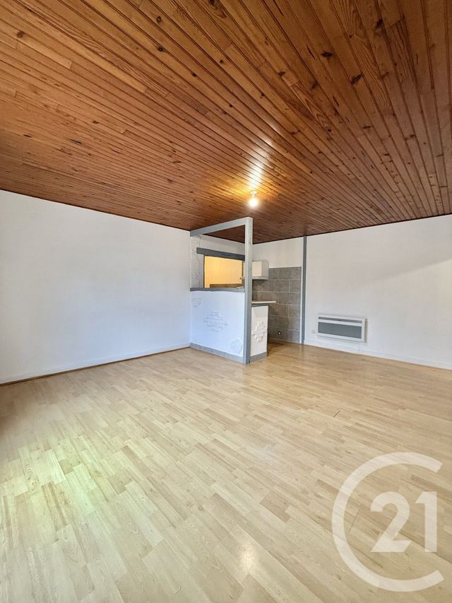 Maison à louer - 3 pièces - 80 m2 - Dornes - 58 - BOURGOGNE