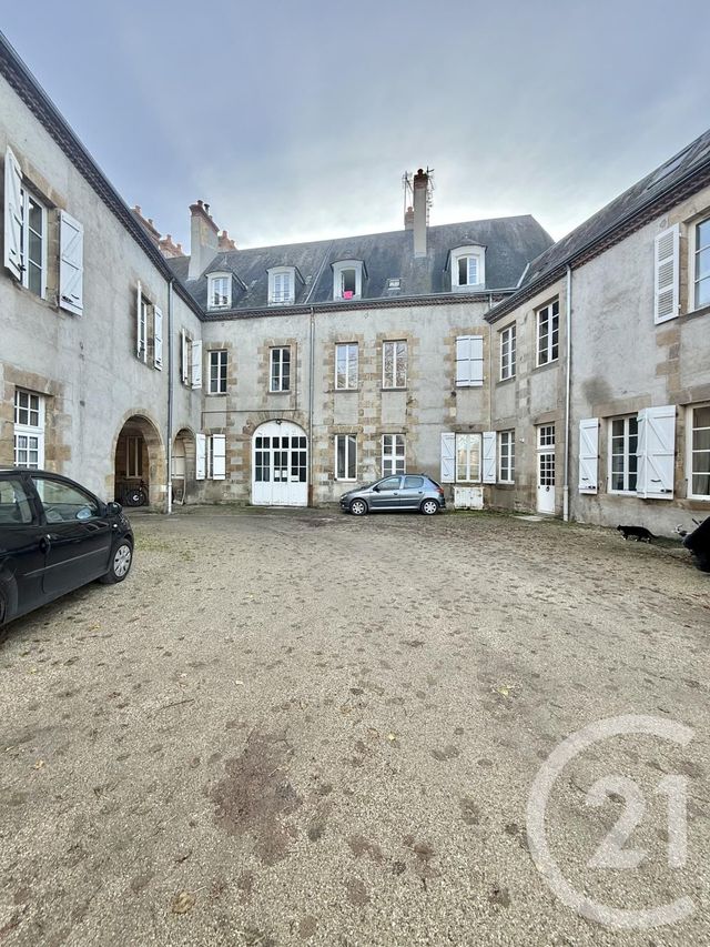 Appartement à louer - 3 pièces - 81,40 m2 - Moulins - 03 - AUVERGNE