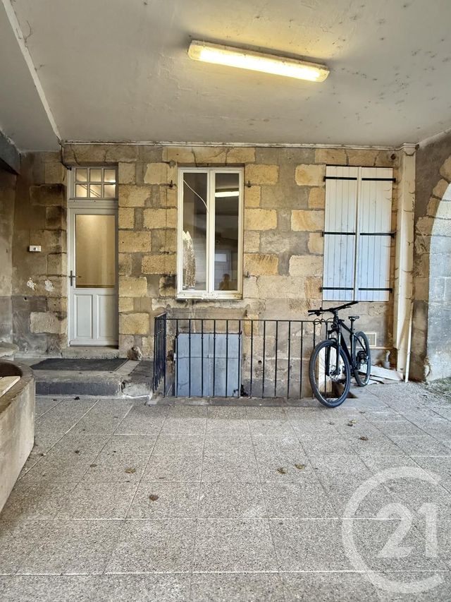 Appartement à louer - 3 pièces - 81,40 m2 - Moulins - 03 - AUVERGNE