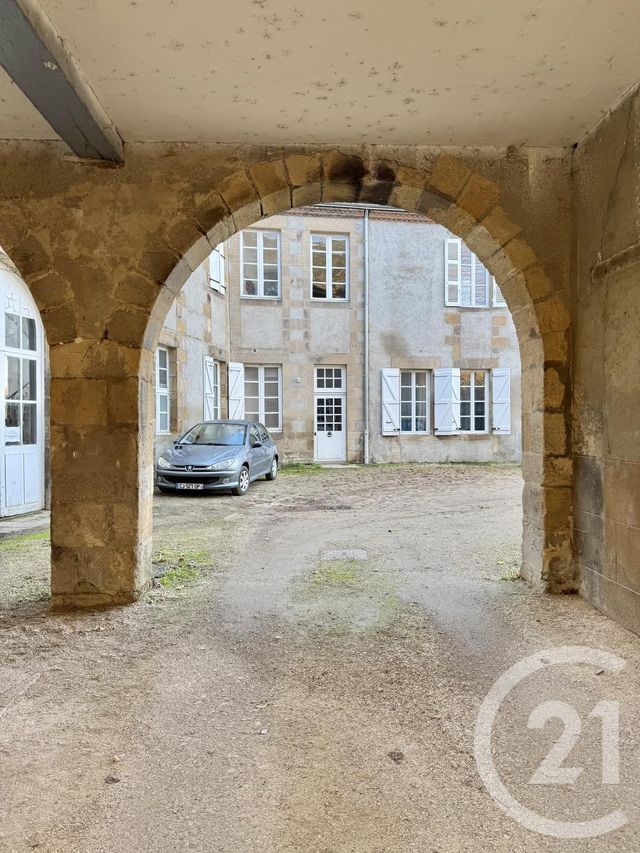 Appartement à louer - 3 pièces - 81,40 m2 - Moulins - 03 - AUVERGNE