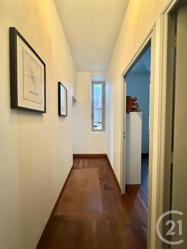 Appartement à louer - 3 pièces - 81,40 m2 - Moulins - 03 - AUVERGNE