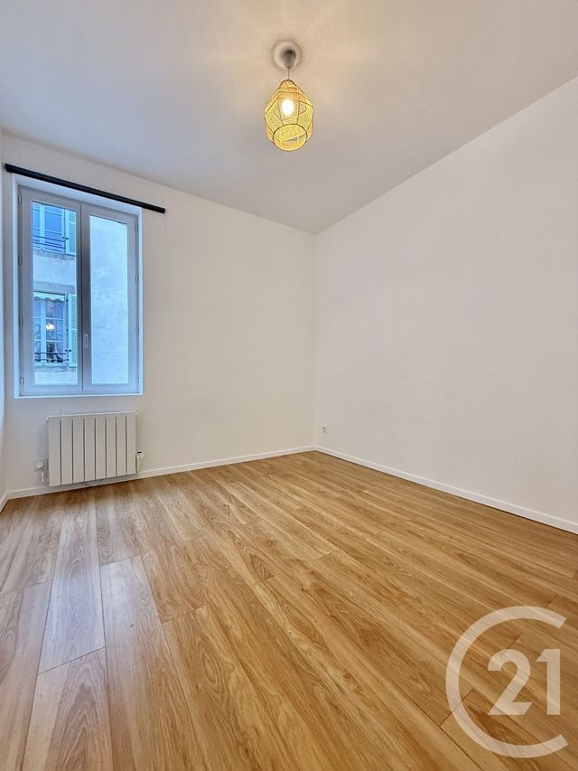 Appartement F3 &agrave; louer - 3 pi&egrave;ces - 86,45 m2 - Moulins - 03 - AUVERGNE
