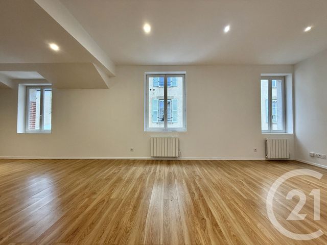 Appartement F3 &agrave; louer - 3 pi&egrave;ces - 86,45 m2 - Moulins - 03 - AUVERGNE