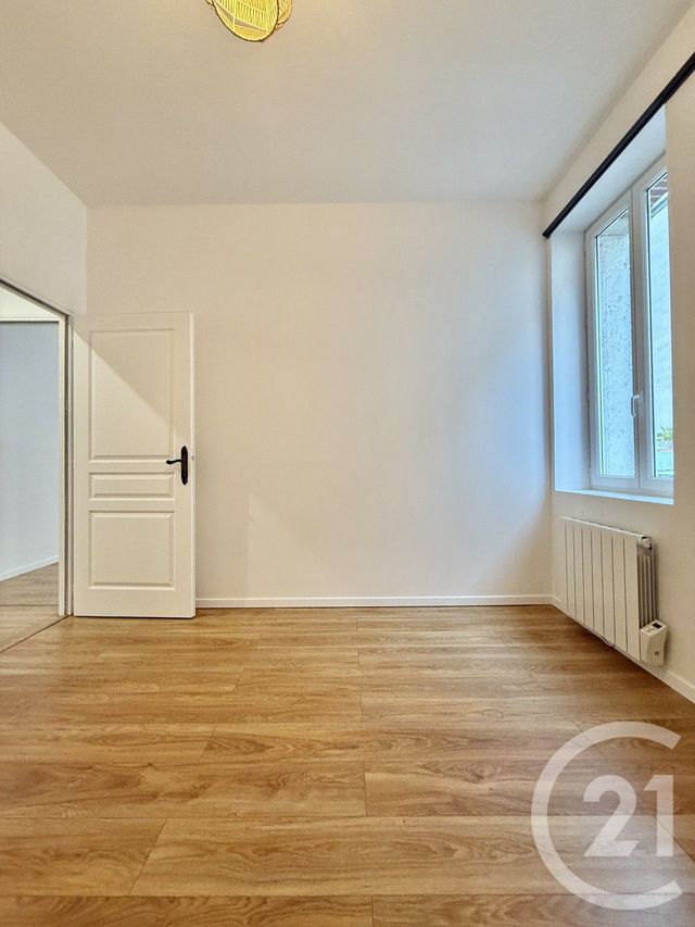 Appartement F3 &agrave; louer - 3 pi&egrave;ces - 86,45 m2 - Moulins - 03 - AUVERGNE