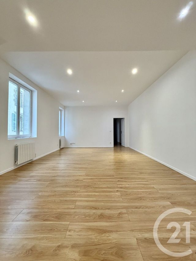 Appartement F3 &agrave; louer - 3 pi&egrave;ces - 86,45 m2 - Moulins - 03 - AUVERGNE