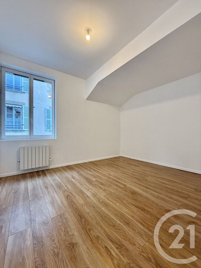 Appartement F3 &agrave; louer - 3 pi&egrave;ces - 86,45 m2 - Moulins - 03 - AUVERGNE
