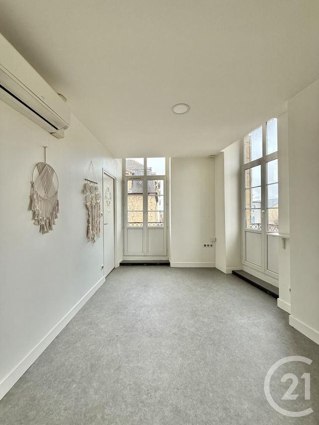 Appartement à louer - 2 pièces - 35 m2 - Moulins - 03 - AUVERGNE