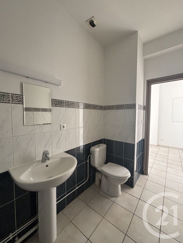 Appartement F2 &agrave; louer - 2 pi&egrave;ces - 39,71 m2 - Moulins - 03 - AUVERGNE