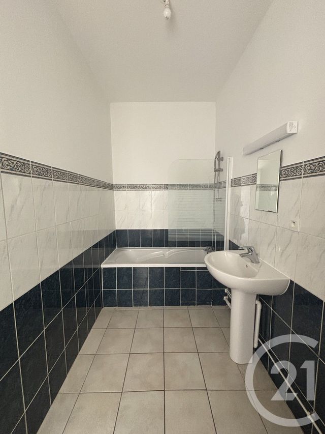 Appartement F2 &agrave; louer - 2 pi&egrave;ces - 39,71 m2 - Moulins - 03 - AUVERGNE