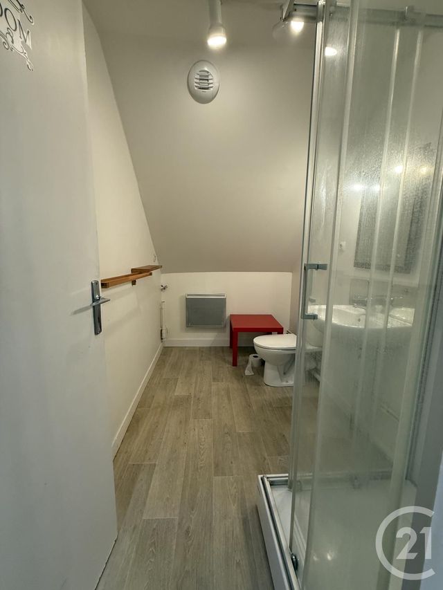 Appartement F2 &agrave; louer - 2 pi&egrave;ces - 44 m2 - Moulins - 03 - AUVERGNE