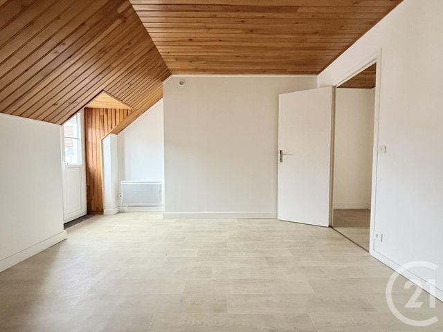 Appartement F2 &agrave; louer - 2 pi&egrave;ces - 44 m2 - Moulins - 03 - AUVERGNE
