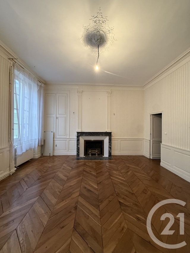 Maison &agrave; vendre - 7 pi&egrave;ces - 264 m2 - Moulins - 03 - AUVERGNE