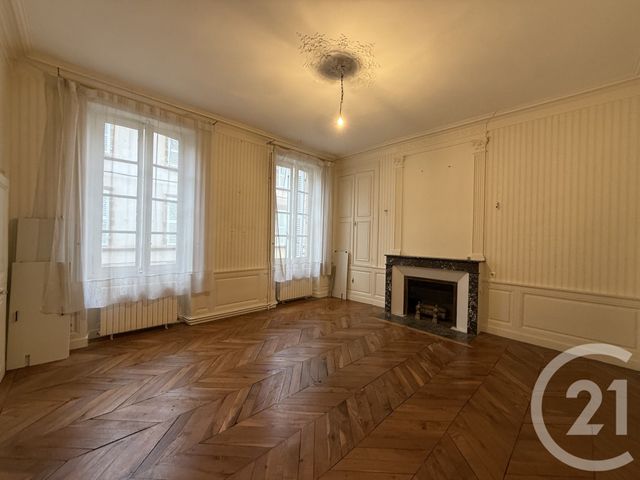 Maison &agrave; vendre - 7 pi&egrave;ces - 264 m2 - Moulins - 03 - AUVERGNE