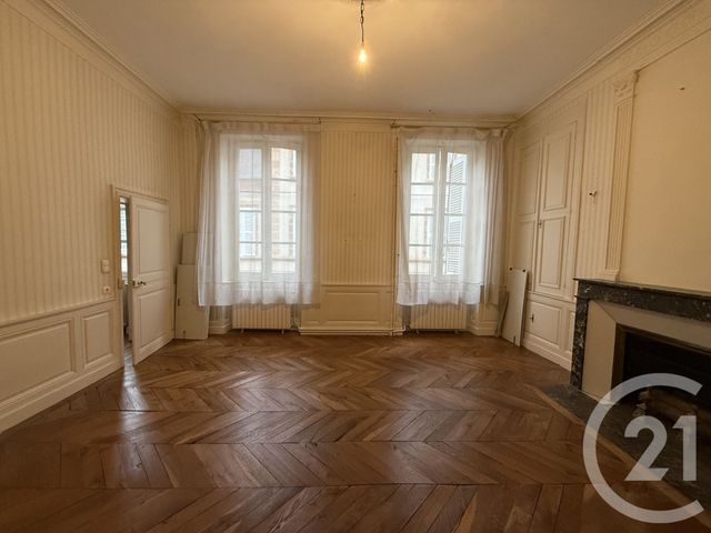 Maison &agrave; vendre - 7 pi&egrave;ces - 264 m2 - Moulins - 03 - AUVERGNE