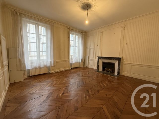 Maison &agrave; vendre - 7 pi&egrave;ces - 264 m2 - Moulins - 03 - AUVERGNE