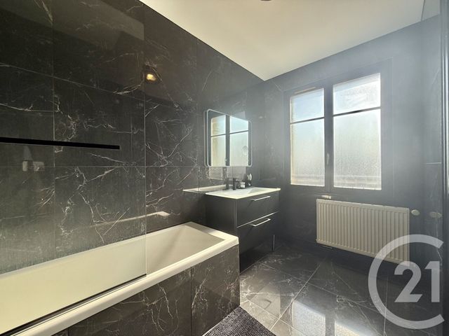 Appartement &agrave; vendre - 4 pi&egrave;ces - 100 m2 - Moulins - 03 - AUVERGNE