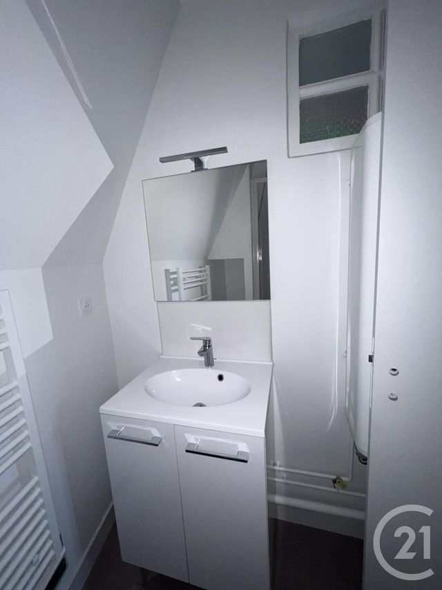 Appartement F2 &agrave; louer - 2 pi&egrave;ces - 40,63 m2 - Moulins - 03 - AUVERGNE