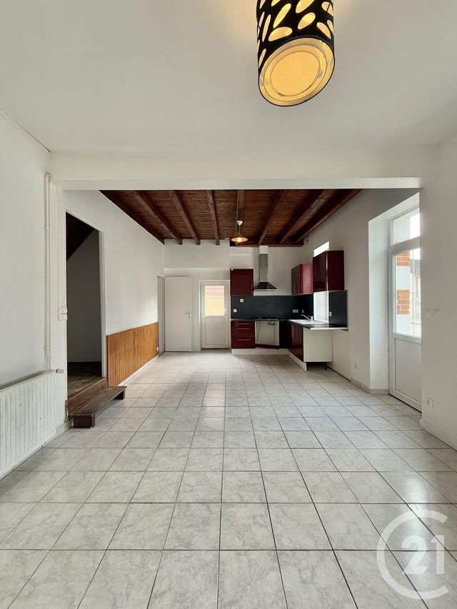 Maison &agrave; louer - 4 pi&egrave;ces - 85,19 m2 - Dornes - 58 - BOURGOGNE