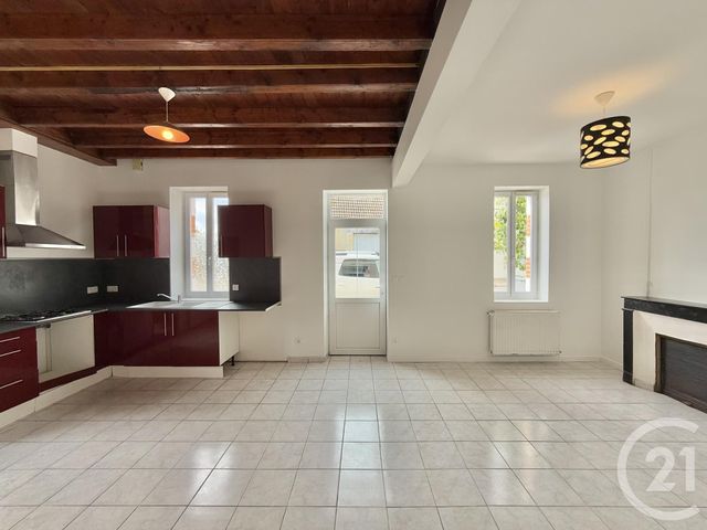Maison &agrave; louer - 4 pi&egrave;ces - 85,19 m2 - Dornes - 58 - BOURGOGNE