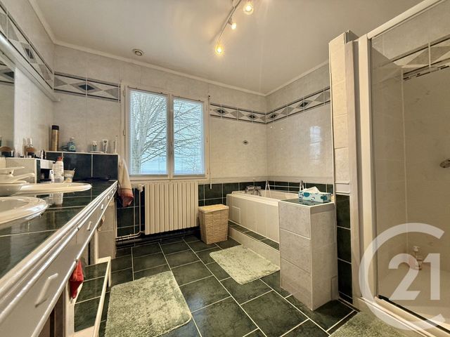 Maison &agrave; louer - 7 pi&egrave;ces - 201,60 m2 - Toulon Sur Allier - 03 - AUVERGNE