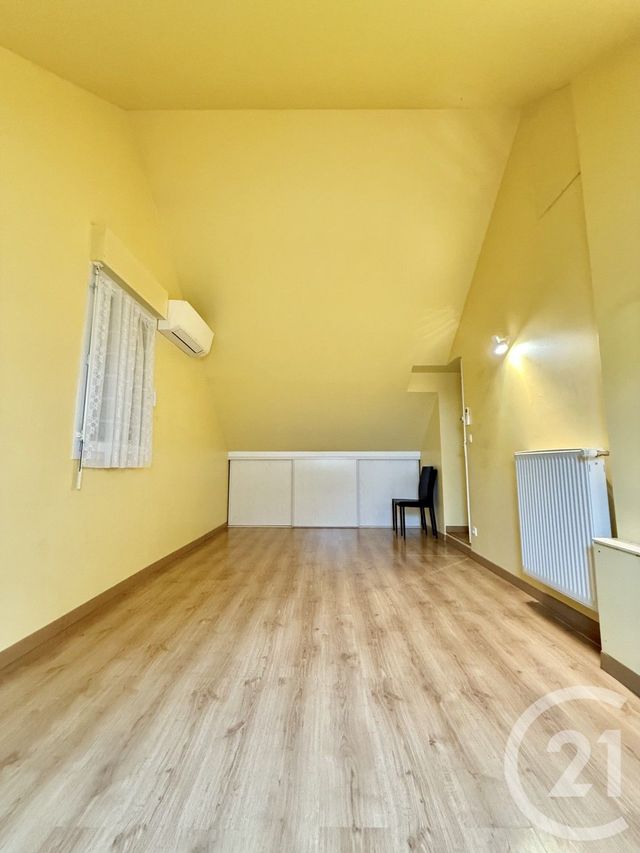 Maison &agrave; louer - 7 pi&egrave;ces - 201,60 m2 - Toulon Sur Allier - 03 - AUVERGNE