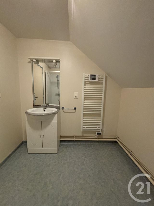 Maison &agrave; louer - 6 pi&egrave;ces - 129,89 m2 - Trevol - 03 - AUVERGNE