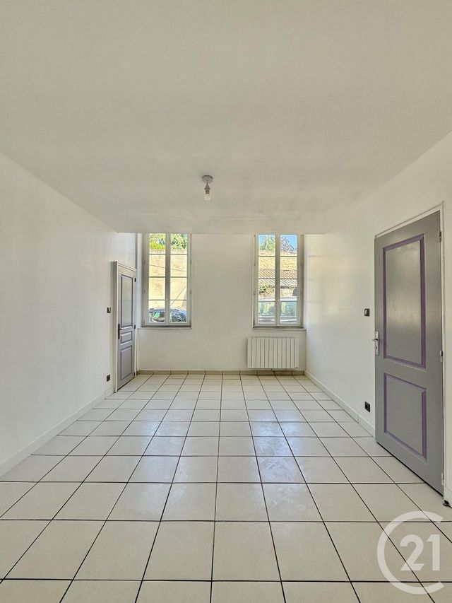 Appartement F3 &agrave; louer - 3 pi&egrave;ces - 68,24 m2 - Moulins - 03 - AUVERGNE