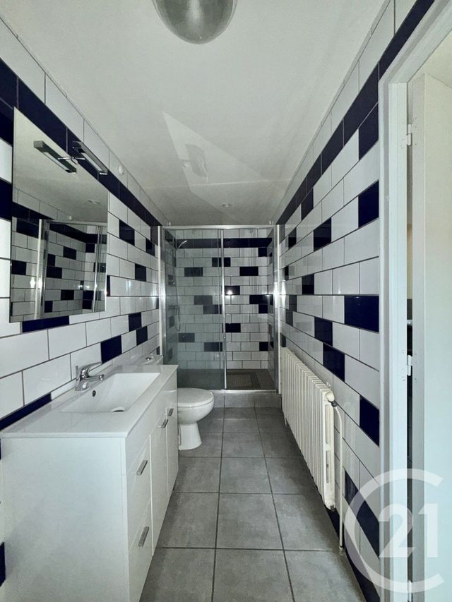 Appartement F2 &agrave; louer - 2 pi&egrave;ces - 60,12 m2 - Moulins - 03 - AUVERGNE