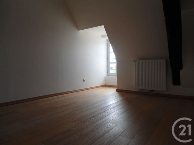 Appartement F4 &agrave; louer - 4 pi&egrave;ces - 119 m2 - Moulins - 03 - AUVERGNE