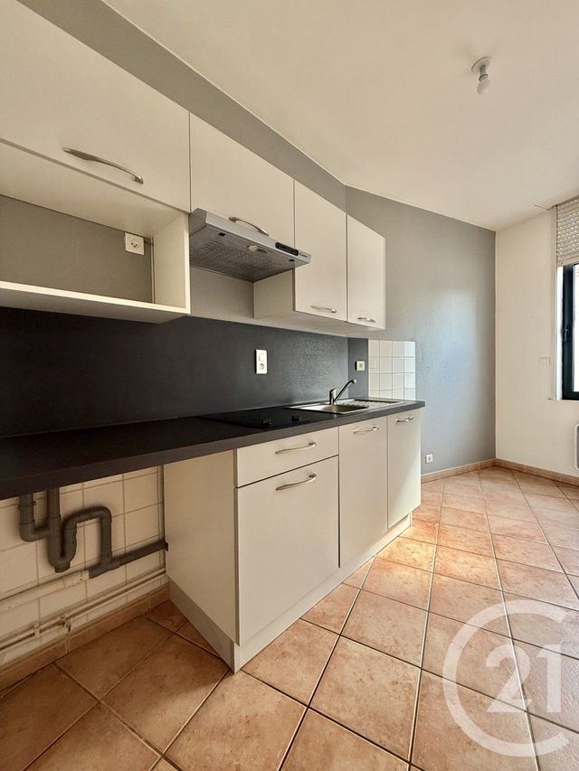 Appartement F2 &agrave; louer - 2 pi&egrave;ces - 44 m2 - Moulins - 03 - AUVERGNE