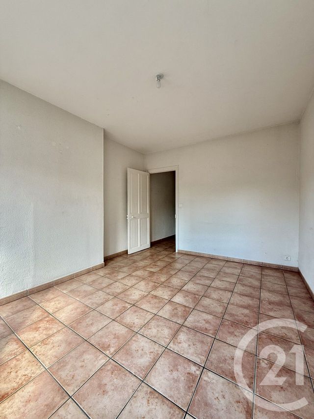 Appartement F2 &agrave; louer - 2 pi&egrave;ces - 44 m2 - Moulins - 03 - AUVERGNE