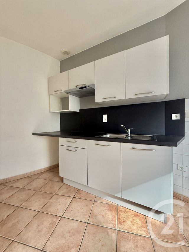 Appartement F2 &agrave; louer - 2 pi&egrave;ces - 44 m2 - Moulins - 03 - AUVERGNE