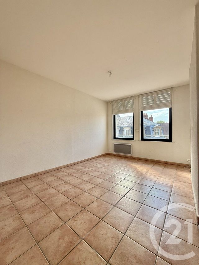 Appartement F2 &agrave; louer - 2 pi&egrave;ces - 44 m2 - Moulins - 03 - AUVERGNE