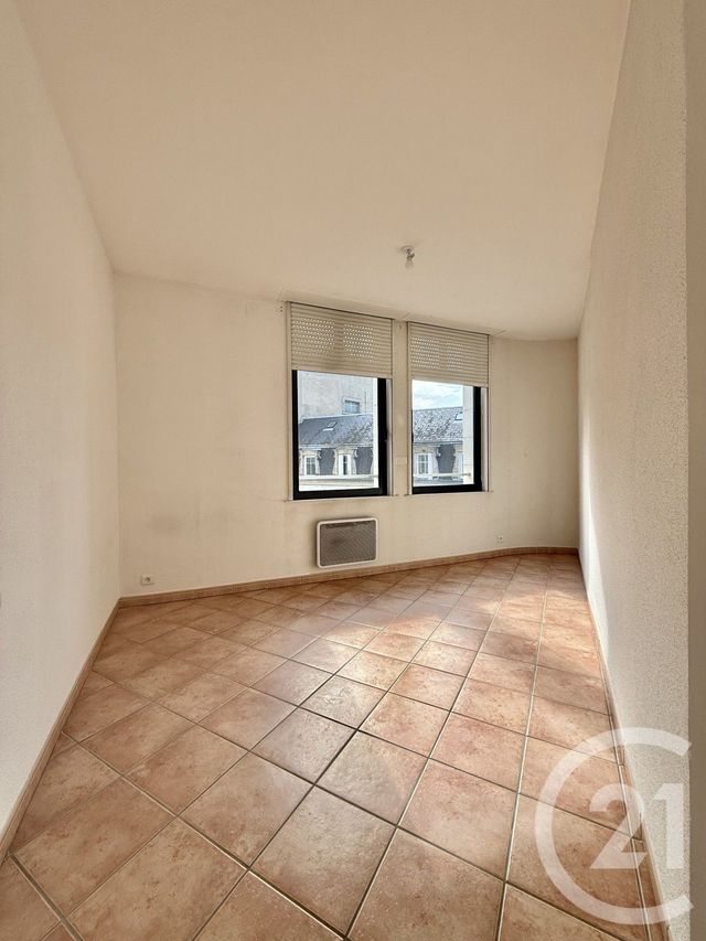 Appartement F2 &agrave; louer - 2 pi&egrave;ces - 44 m2 - Moulins - 03 - AUVERGNE