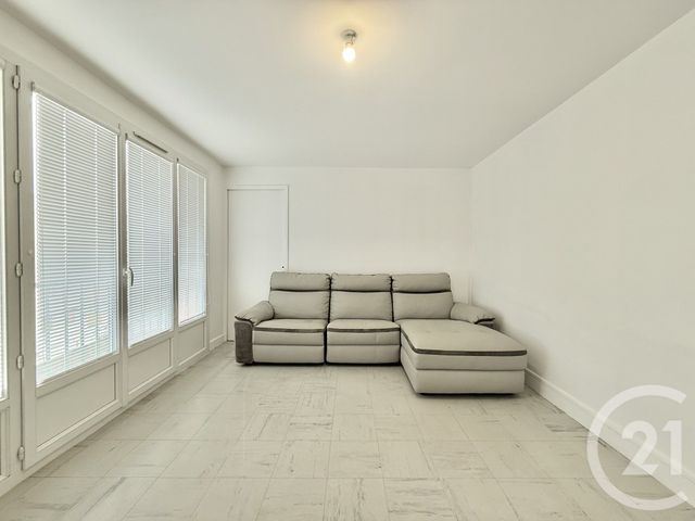 Appartement F4 &agrave; louer - 4 pi&egrave;ces - 68,33 m2 - Yzeure - 03 - AUVERGNE