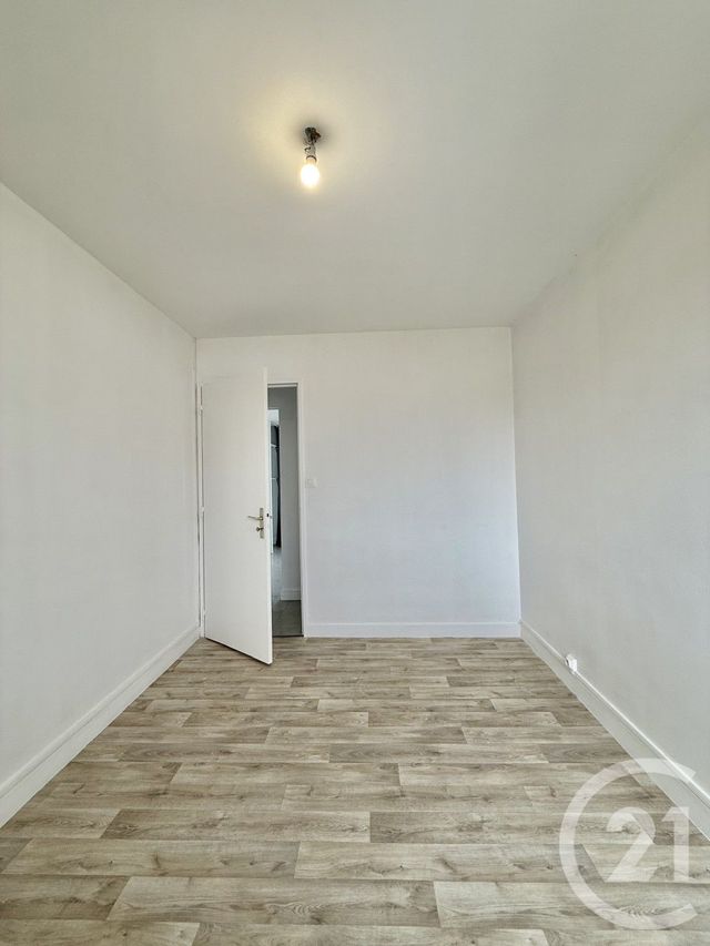 Appartement F4 &agrave; louer - 4 pi&egrave;ces - 68,33 m2 - Yzeure - 03 - AUVERGNE