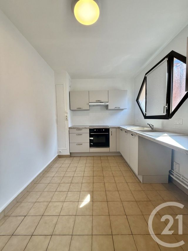 Appartement F3 &agrave; louer - 3 pi&egrave;ces - 76,42 m2 - Moulins - 03 - AUVERGNE