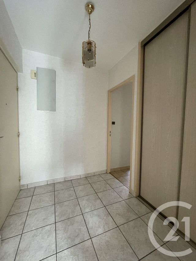 Appartement F3 &agrave; louer - 3 pi&egrave;ces - 76,42 m2 - Moulins - 03 - AUVERGNE