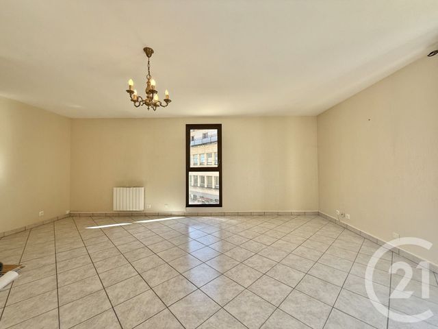 Appartement F3 &agrave; louer - 3 pi&egrave;ces - 76,42 m2 - Moulins - 03 - AUVERGNE