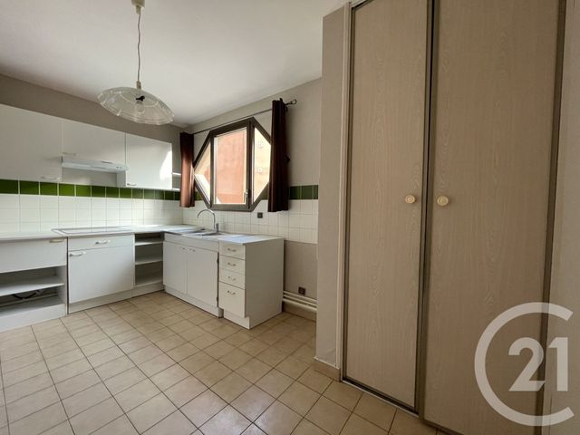 Appartement F3 &agrave; louer - 3 pi&egrave;ces - 76,42 m2 - Moulins - 03 - AUVERGNE